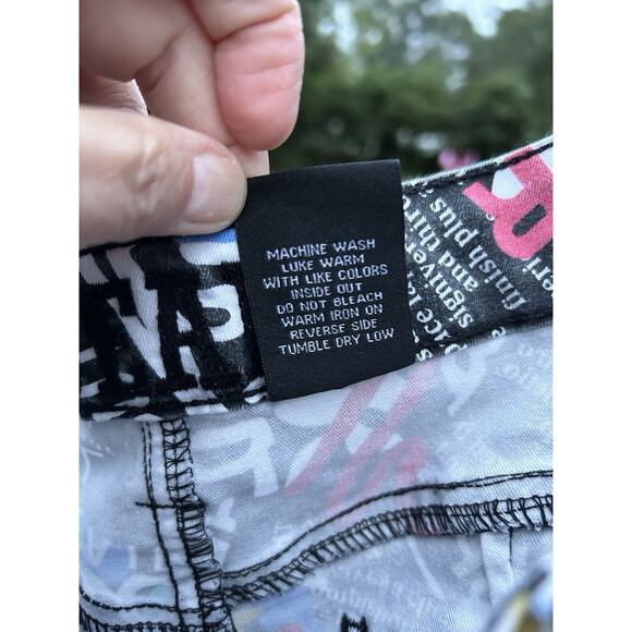 Graffiti Streetwear Jogger Jeans by VIP Jeans - Women’s Sz 17/18 - colorful - Picture 4 of 5